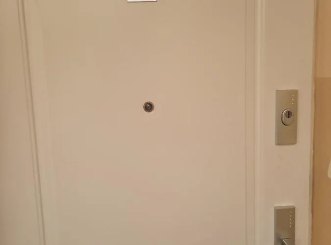 Zorzy Przy Instytucie Kardiologii Anin Apartament *